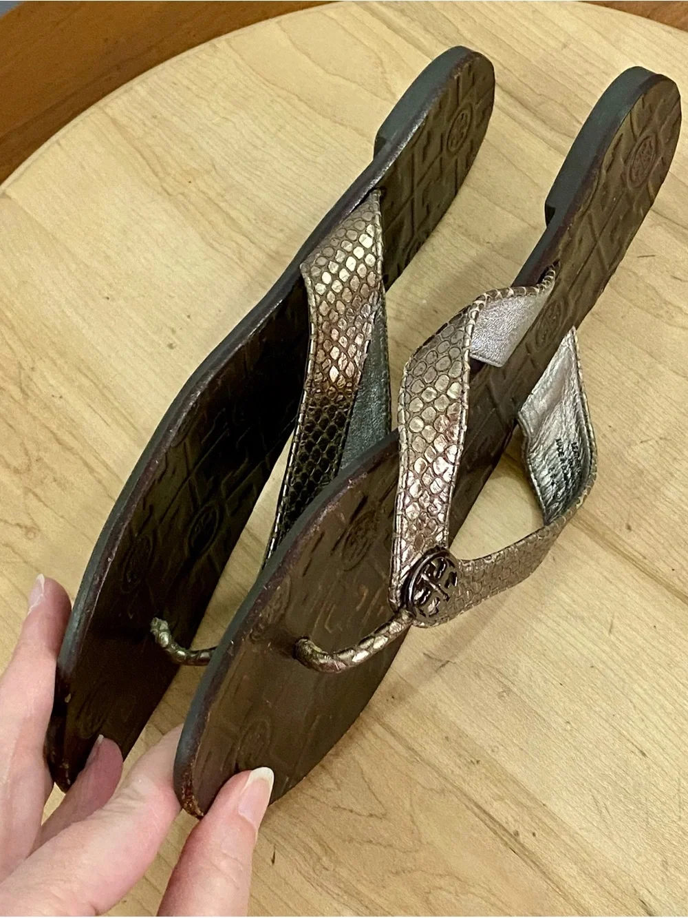 Tory Burch Thora Thong Flip Flop Sandals Snakeskin Brown Leather Metallic Sz 9 M